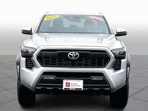 Certified 2025 Toyota Tacoma TRD Off-Road image 3