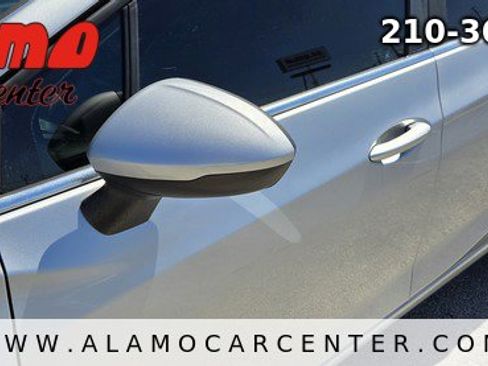 Used 2017 Chevrolet Cruze LT image 9