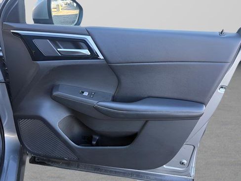 Used 2023 Mitsubishi Outlander ES image 24