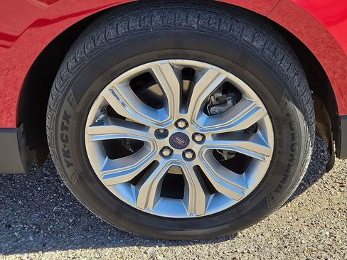 Used 2020 Ford Edge Titanium image 11