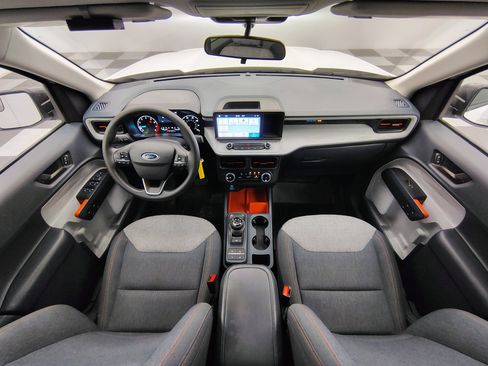 Used 2024 Ford Maverick XLT FWD image 2