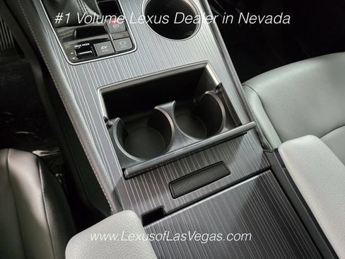 Used 2026 Toyota Sienna XLE FWD image 38