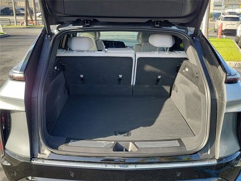 Used 2025 Cadillac Lyriq Luxury image 23