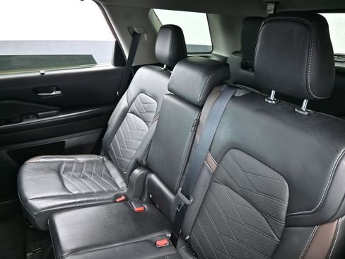 Used 2022 Nissan Pathfinder Platinum w/ Cargo Package FWD image 44