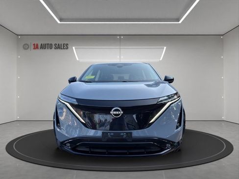Used 2023 Nissan Ariya AWD image 8
