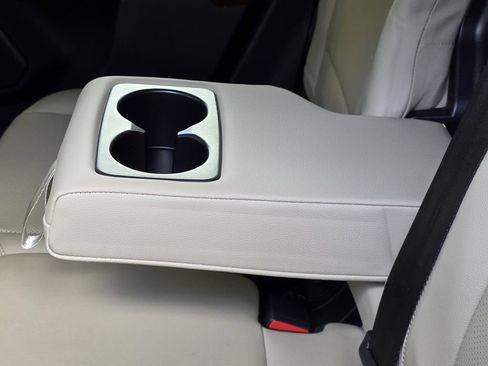 Used 2022 Ford Escape SEL FWD image 11