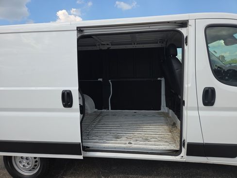 Used 2025 RAM ProMaster 2500 w/ Convenience Group FWD image 8