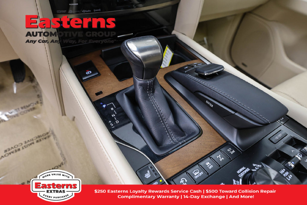 Used 2021 Lexus LX 570 4WD w/ Luxury Package image 14