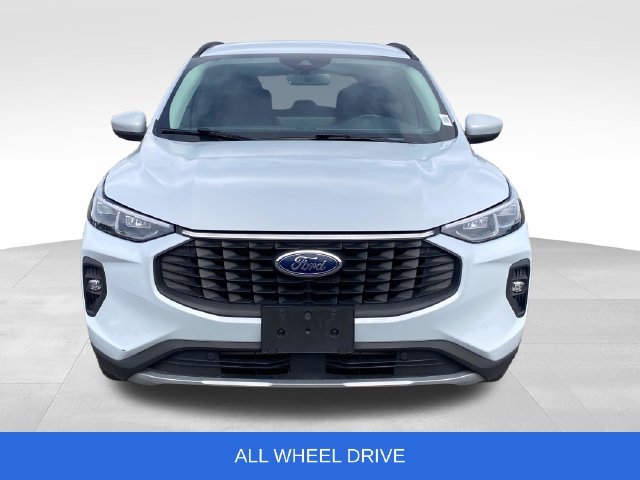 Used 2025 Ford Escape Platinum AWD/4WD image 2