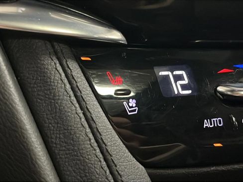 Used 2021 Cadillac XT6 Sport w/ Platinum Package AWD/4WD image 31
