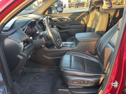 Used 2022 Chevrolet Traverse Premier w/ Redline Edition FWD image 9
