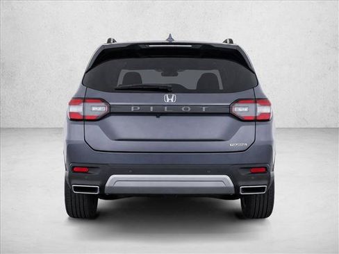 Used 2024 Honda Pilot Touring image 6