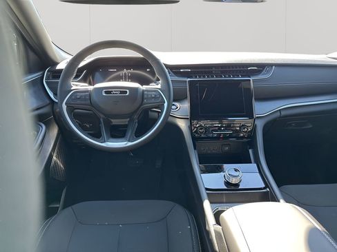 New 2025 Jeep Grand Cherokee L Laredo w/ Luxury Tech Group I image 23