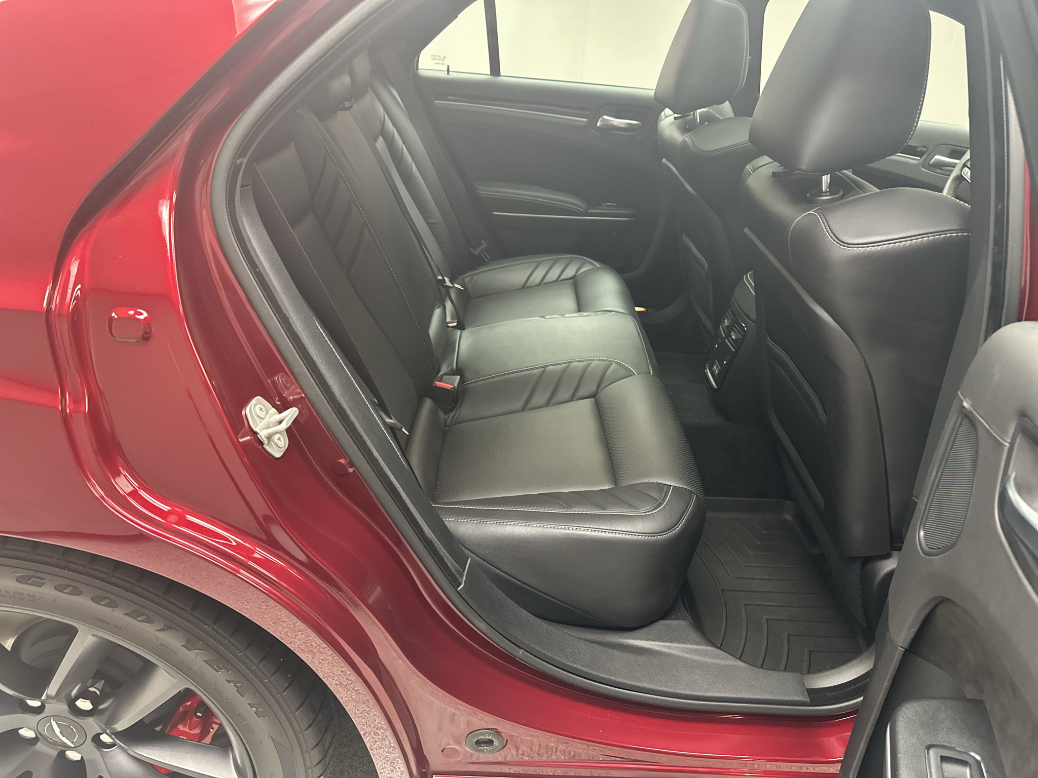 Used 2023 Chrysler 300 C RWD image 14