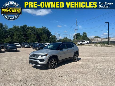 Used 2025 Jeep Compass Limited w/ Elite Group AWD/4WD image 1