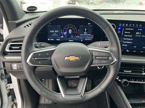 Certified 2025 Chevrolet Traverse LT image 14
