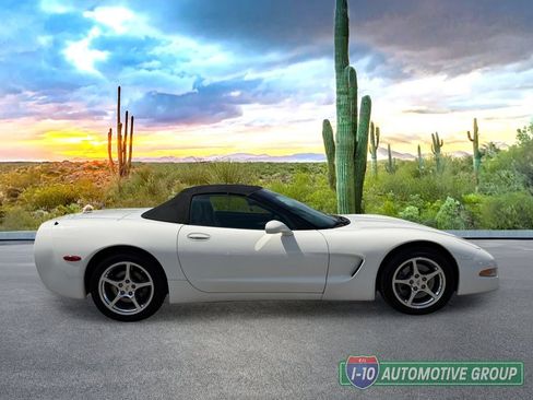 Used 2001 Chevrolet Corvette Convertible w/ Preferred Equipment Group1 RWD image 3
