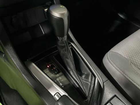 Used 2015 Toyota Corolla LE FWD image 27