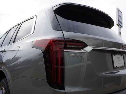 Used 2024 Cadillac XT6 Premium Luxury image 20