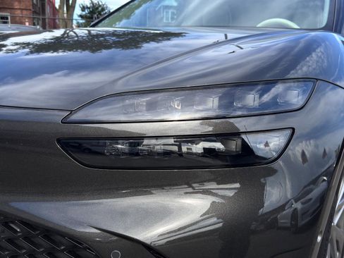 Used 2024 Genesis GV60 Advanced image 11