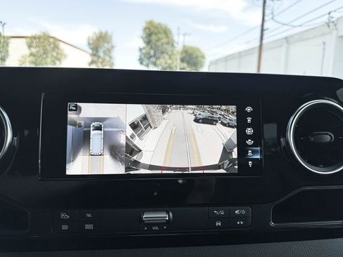Used 2024 Mercedes-Benz Sprinter 2500 image 21
