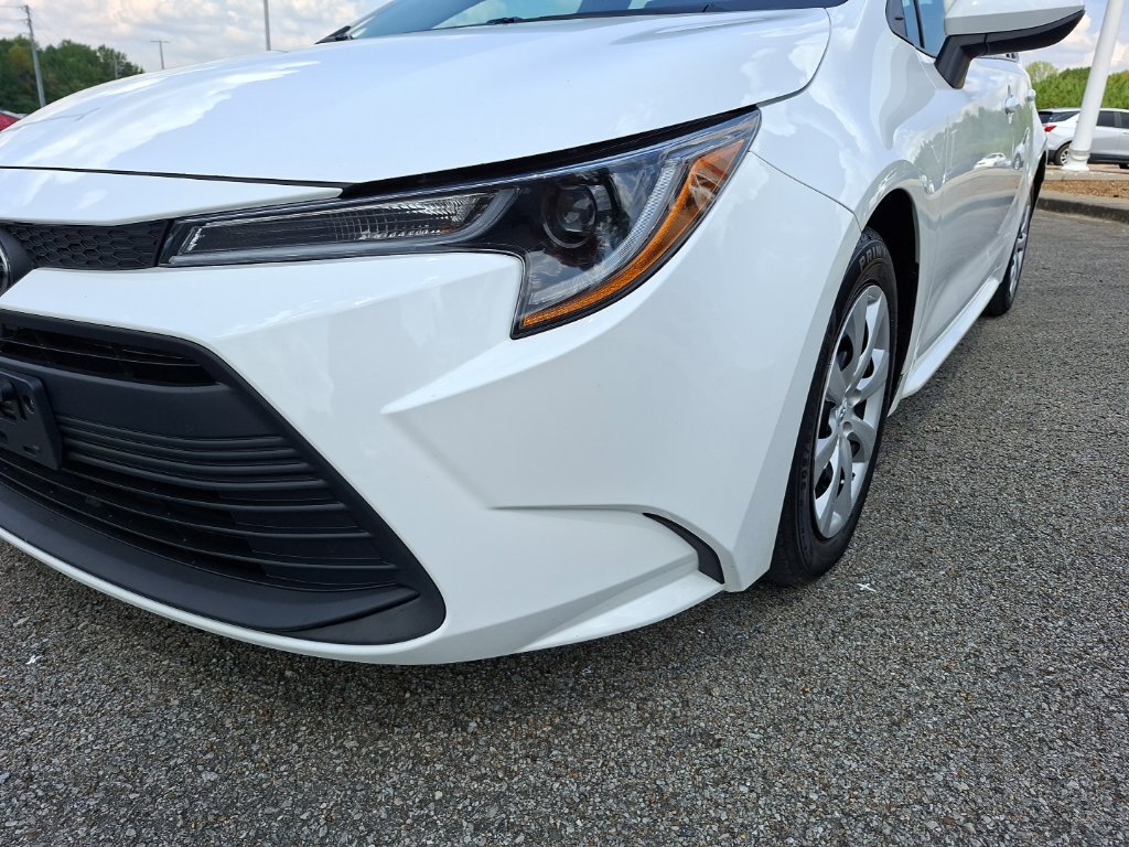 Used 2023 Toyota Corolla LE FWD image 9