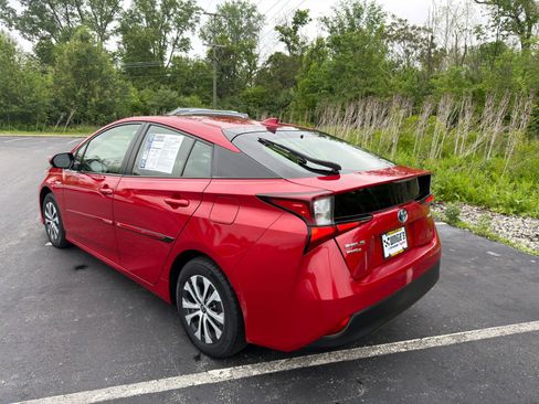 Used 2019 Toyota Prius LE AWD/4WD image 5