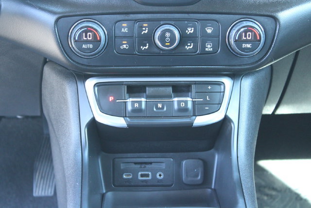 Used 2022 GMC Terrain SLT AWD/4WD image 19