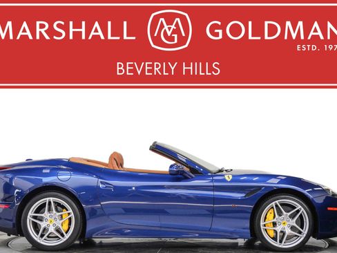 Used 2017 Ferrari California T RWD image 1