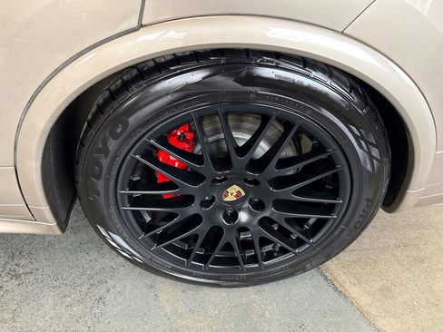 Used 2016 Porsche Cayenne GTS AWD/4WD image 30