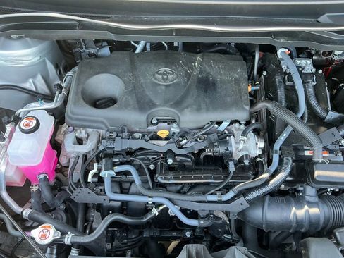 Used 2024 Toyota Sienna XLE FWD image 25