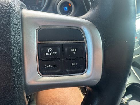 Used 2012 Dodge Journey SXT image 19