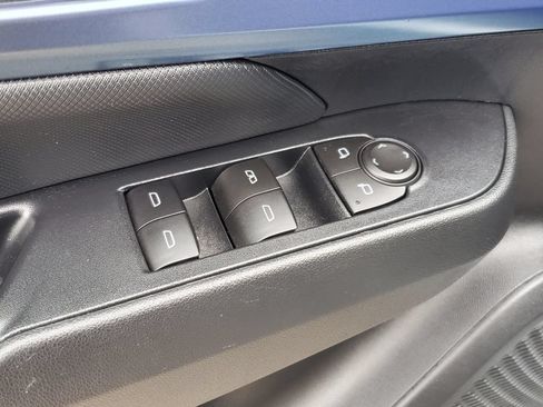 Used 2025 Chevrolet Equinox EV LT w/ Convenience Package II FWD image 17