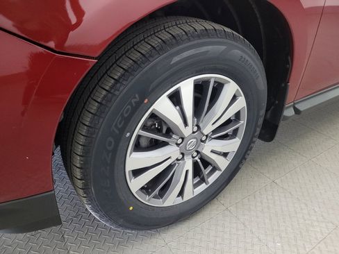 Used 2020 Nissan Pathfinder SV FWD image 31