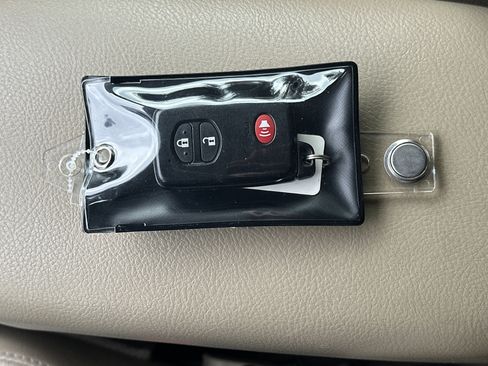 Used 2012 Toyota RAV4 Limited w/ Premium Plus Value Pkg AWD/4WD image 35