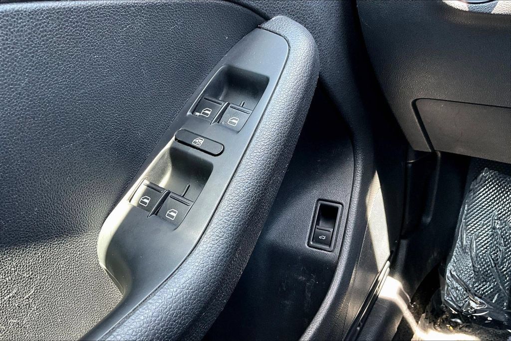 Used 2016 Volkswagen Jetta S FWD image 13