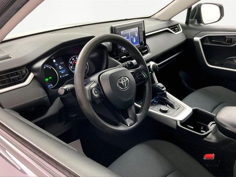 Used 2022 Toyota RAV4 LE image 16