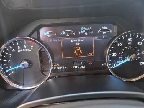 Used 2019 Ford Expedition XLT w/ Equipment Group 202A AWD/4WD image 16