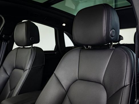 Used 2026 Porsche Macan image 22