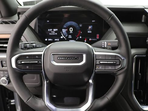 Used 2025 GMC Yukon XL Denali image 18