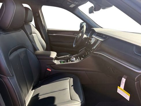 New 2026 Jeep Grand Cherokee Limited w/ Limited Altitude Package image 15