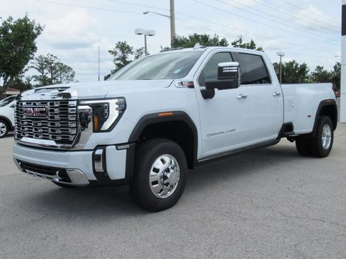 New 2026 GMC Sierra 3500 Denali w/ Denali Reserve Package AWD/4WD image 3