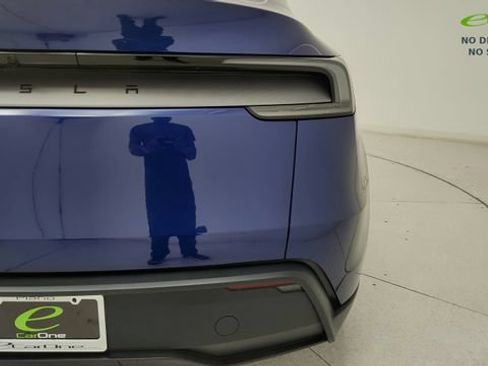 Used 2026 Tesla Model Y 2WD image 44