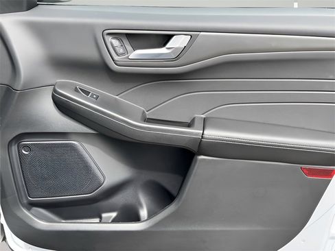 New 2025 Ford Escape SE image 28