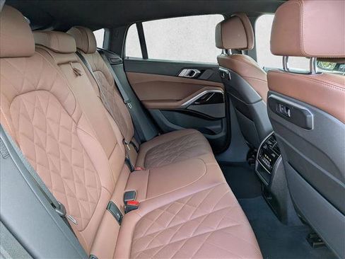 Used 2025 BMW X6 xDrive40i image 17