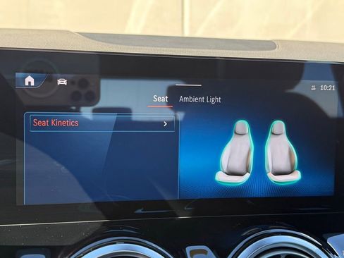 Used 2025 Mercedes-Benz GLA 35 AMG 4MATIC image 12