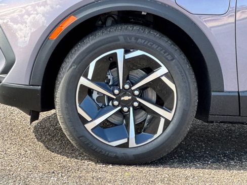 New 2026 Chevrolet Equinox EV LT image 25