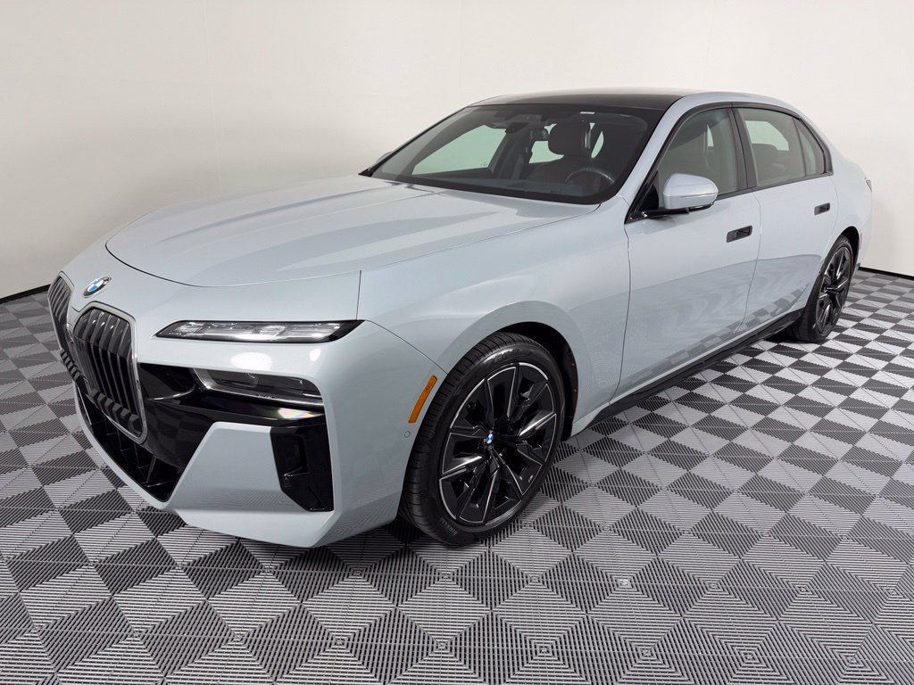 Used 2023 BMW 740i w/ Executive Package RWD image 8