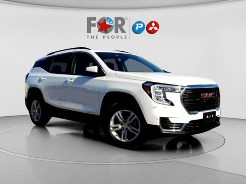 Used 2022 GMC Terrain SLE w/ Driver Convenience Package image 4