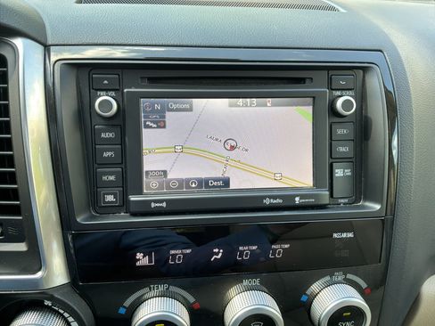 Used 2018 Toyota Sequoia Platinum AWD/4WD image 24